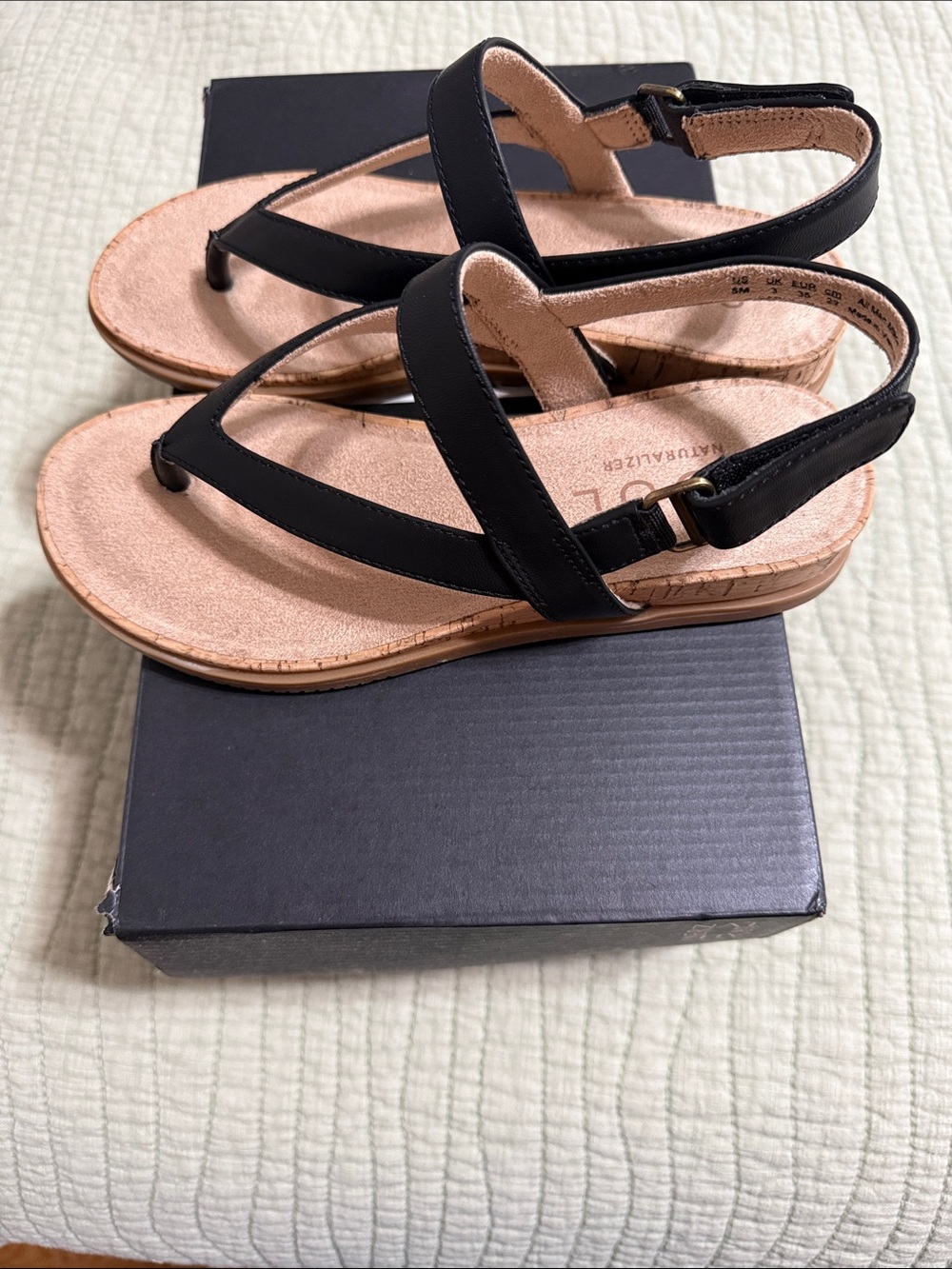 NWT Naturalizer Black Thong Sandals with Ankle Strap - Picture 2 of 4